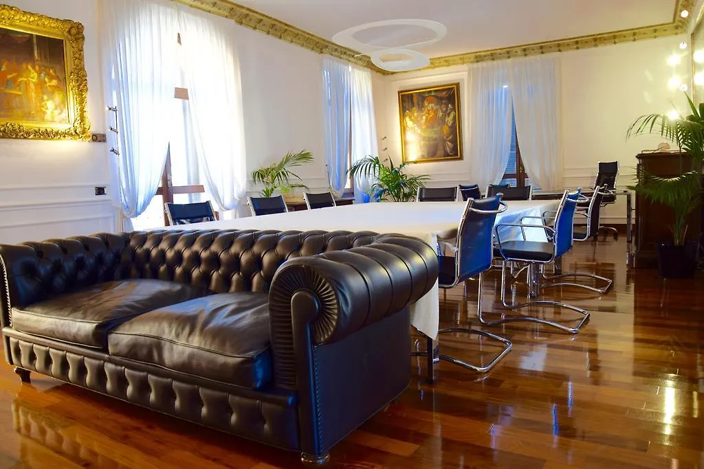Ball Apartments Loc 04163 Verona